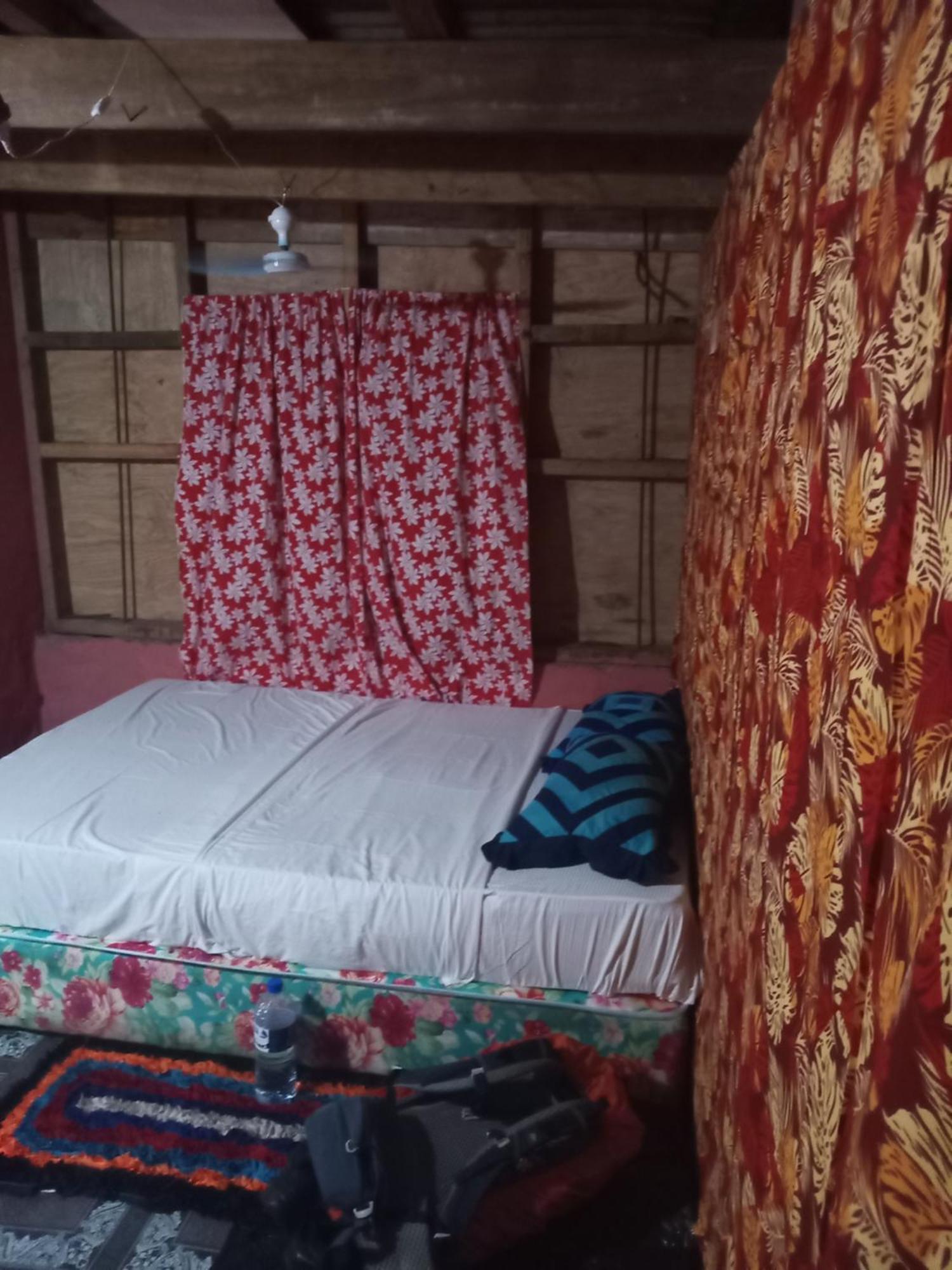 Lusis Homestay لوتوكا المظهر الخارجي الصورة