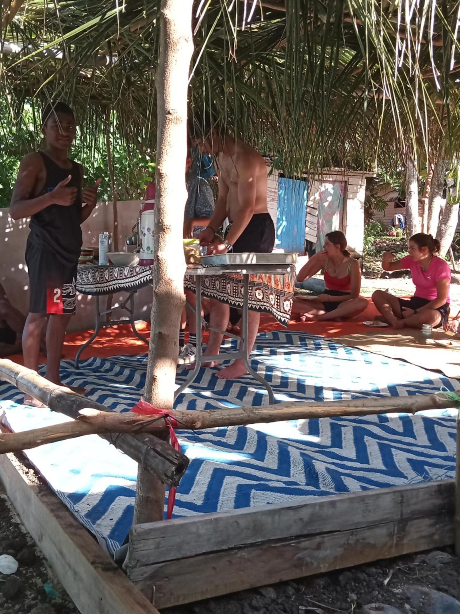 Lusis Homestay لوتوكا المظهر الخارجي الصورة